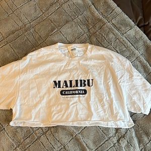 Brandy Melville cropped tee short sleeve “Malibu”